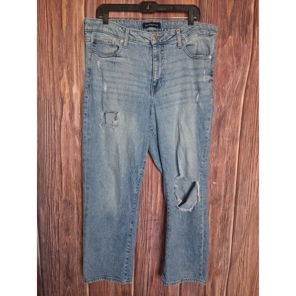 Aeropostale mid rise ankle straight distressed jeans size 16